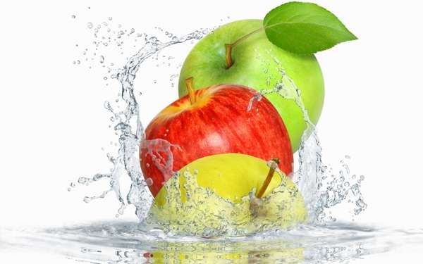 Вода и яблоки