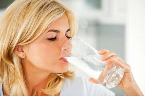 Нужно пить большое количество воды во время диеты ДАН