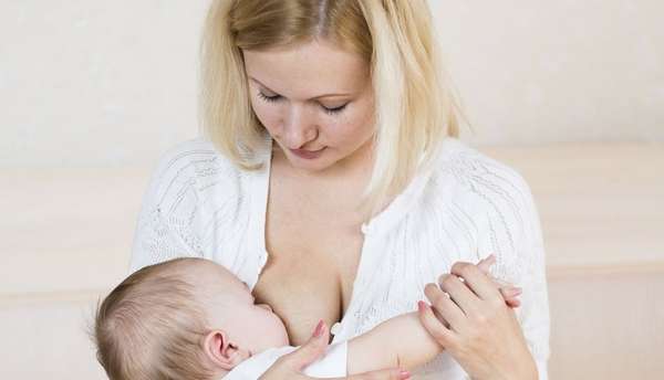 кормлении ребенка грудью